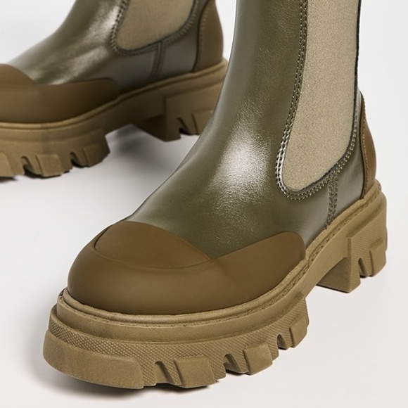 BNWT GANNI Cleated Mid Chelsea Tonal Boots - Picture 2 of 6